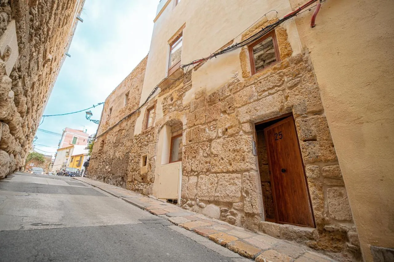 Apartamento 3 en la muralla romana junto a la Catedral Tarragona España