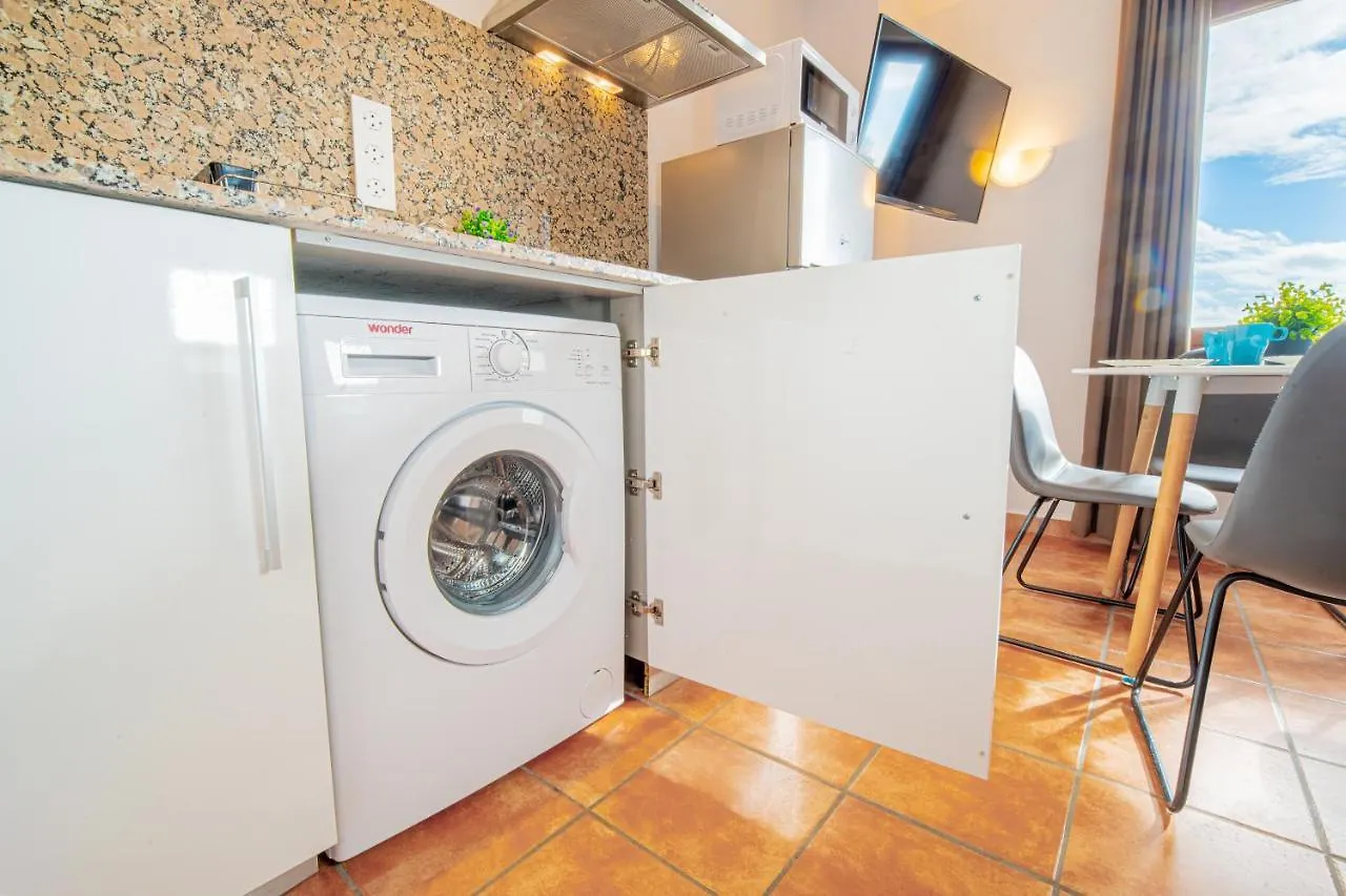 Apartamento 3 en la muralla romana junto a la Catedral Tarragona 0*,  España
